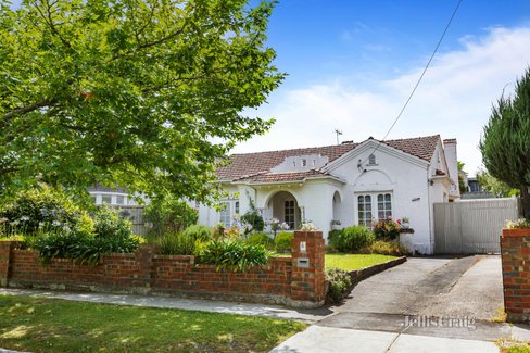 6 Woolcock Avenue Kew East 3102