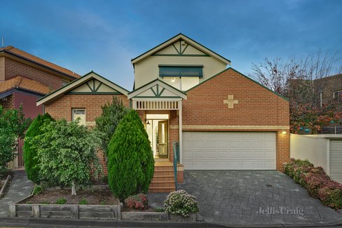 6 Zoe Circuit Northcote 3070