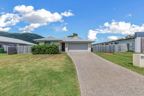 60 Macarthur Drive, CANNONVALE QLD 4802