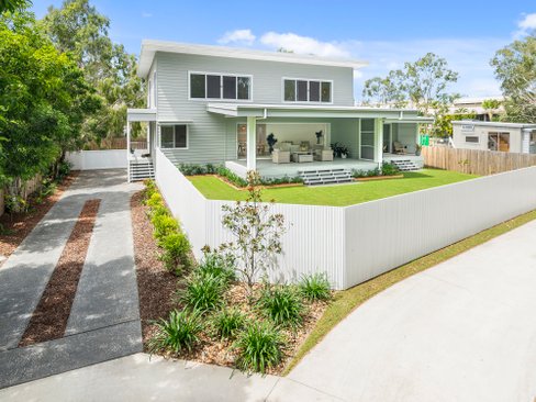 60 Michel Drive, CURRUMBIN WATERS QLD 4223