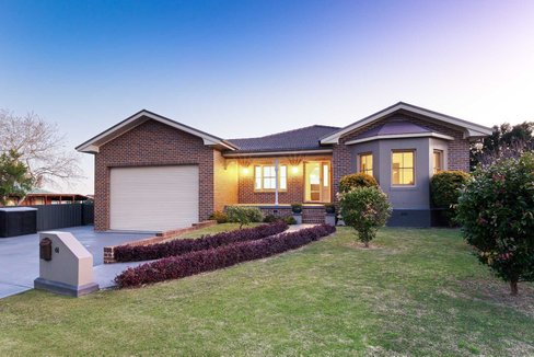 61 Largs Avenue, LARGS NSW 2320