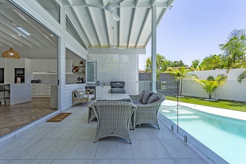 61 Nobby Parade, MIAMI QLD 4220