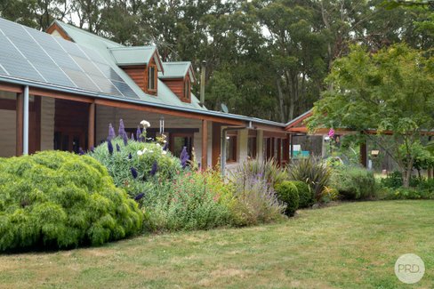 61 Tooheys Close, GORDON VIC 3345
