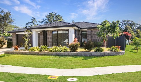 61 Vernon Circuit, KEW NSW 2439