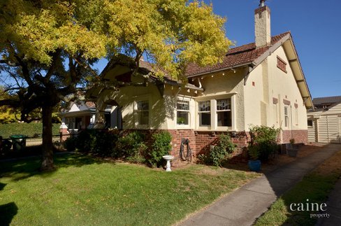 61 Victoria Avenue Lake Wendouree 3350