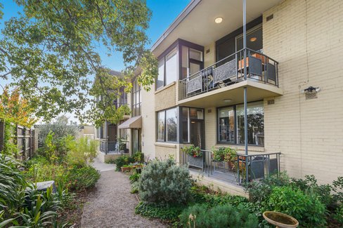 6/11 Harts Parade Hawthorn East 3123