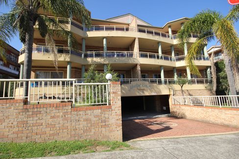 6/12-16 West Street, HURSTVILLE