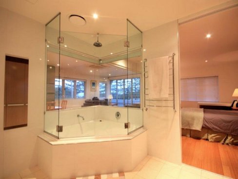 6/126 The Esplanade, BURLEIGH HEADS QLD 4220