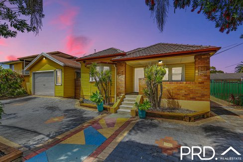 615 Henry Lawson Drive, EAST HILLS NSW 2213