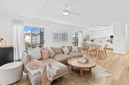 6/151 Golden Four Drive, Bilinga QLD 4225