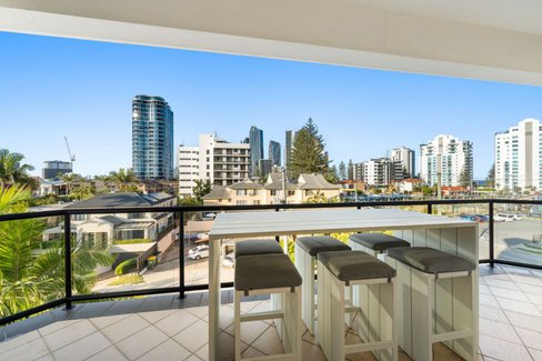 6/160 Surf Parade, Broadbeach QLD 4218