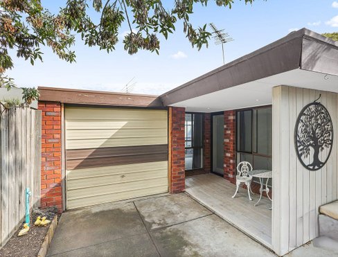 6/17 Lascelles Avenue Manifold Heights 3218