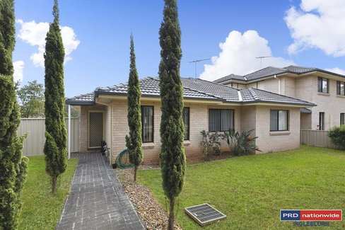 6/2 Baldwin Avenue, GLENFIELD NSW 2167