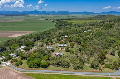 62 Bennett Road, STRATHDICKIE QLD 4800