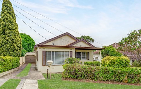 62 Hilton Avenue, ROSELANDS NSW 2196