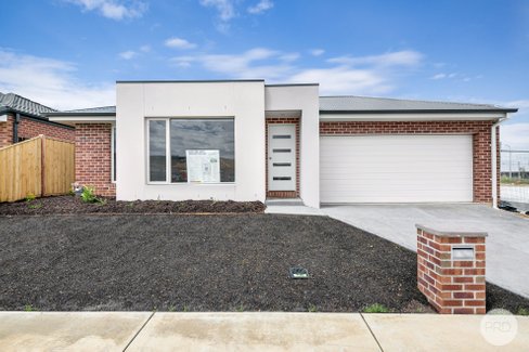 62 Kensington Blvd, SMYTHES CREEK VIC 3351