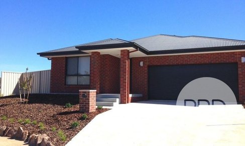 62 Lawson Circuit, LAVINGTON NSW 2641