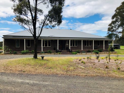 62 Mendhams Dam Road, CRESWICK VIC 3363