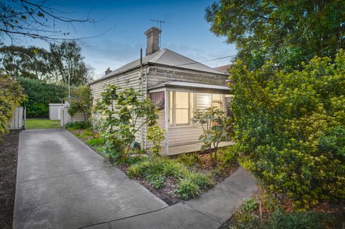 62 Windsor Crescent Surrey Hills 3127