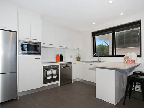 6/24 Goodwin Terrace, BURLEIGH HEADS QLD 4220
