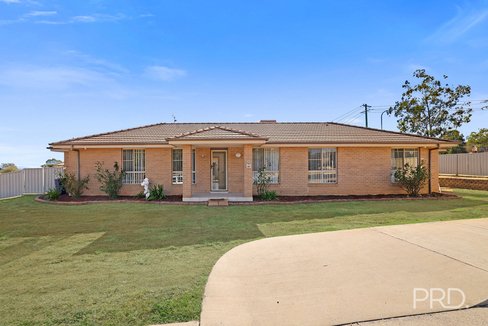 63 Manilla Road, TAMWORTH NSW 2340