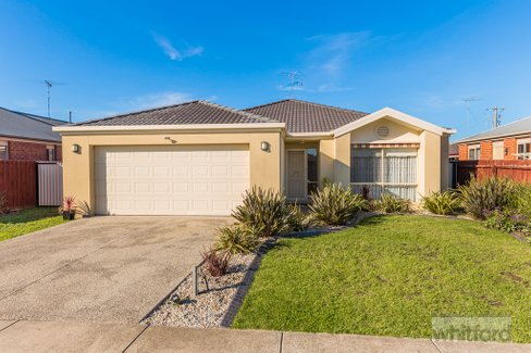 63 Meadenhall Drive, St Albans Park