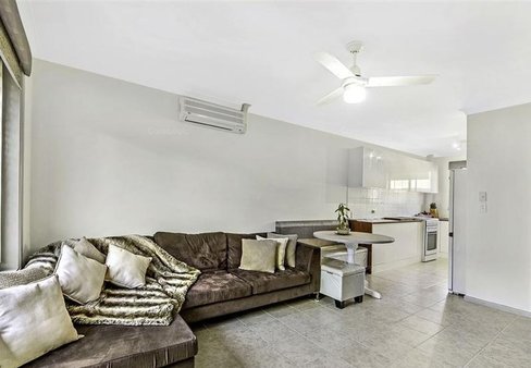 6/31 Frank Street, LABRADOR QLD 4215