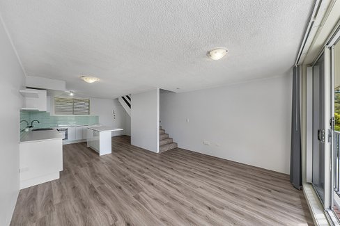 6/32-34 Hayle Street, Burleigh Heads QLD 4220