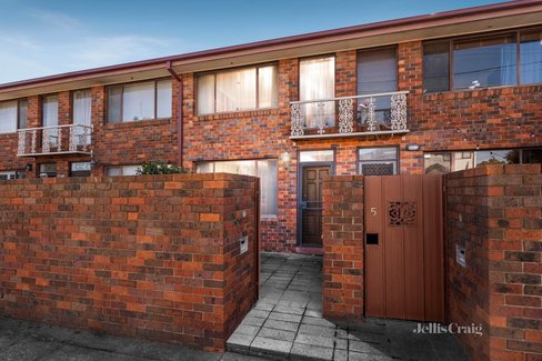 6 35 Grieve Parade Altona 3018