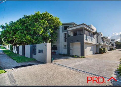 6/35 Harley Street, LABRADOR QLD 4215