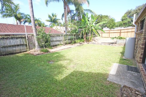 6/4-8 Cassandra Crescent, LABRADOR QLD 4215