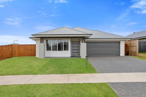 64 Arrowtail Street, CHISHOLM NSW 2322