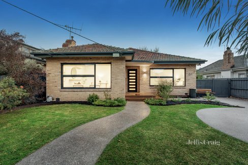 64 Barrington Street Bentleigh East 3165