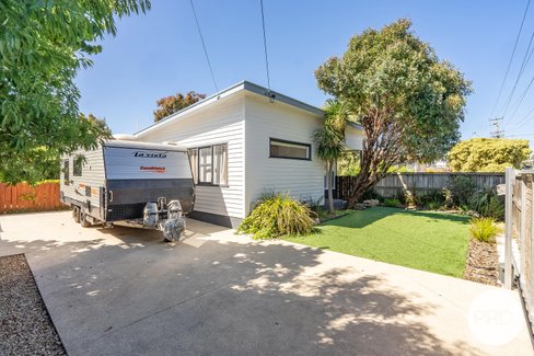 64 Bayview Road, LAUDERDALE TAS 7021