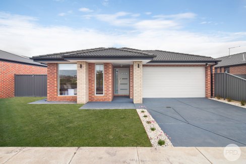 64 Creekstone Drive, ALFREDTON VIC 3350