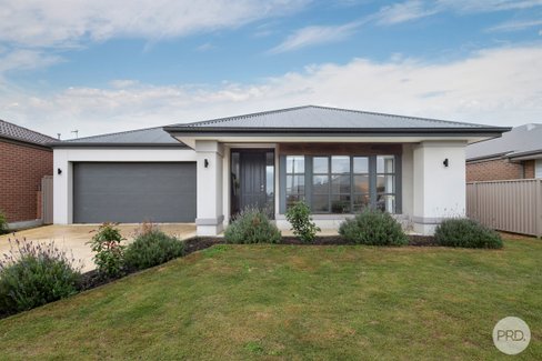 64 Elegante Road, WINTER VALLEY VIC 3358