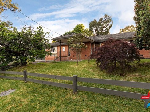 64 Fernhill Road Mount Evelyn 3796