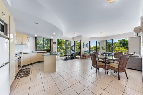 6/4 Golden Orchid Drive AIRLIE BEACH