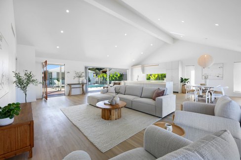 64 Honeyeater Drive, Burleigh Waters QLD 4220