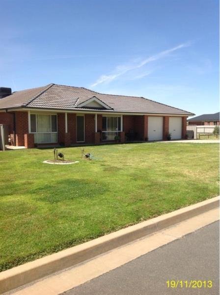 64 Paldi Crescent, GLENFIELD PARK NSW 2650