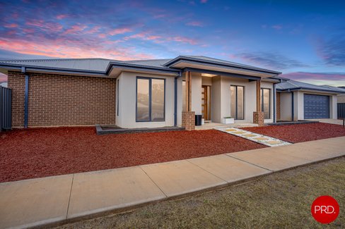 64 Pembroke Drive, MARONG VIC 3515