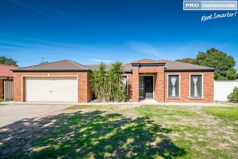 64 Yentoo Drive, GLENFIELD PARK NSW 2650