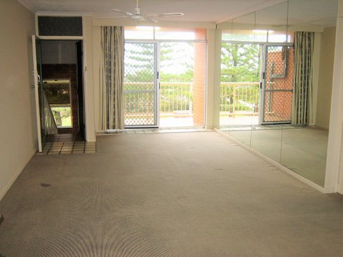 6/42 The Esplanade, BURLEIGH HEADS QLD 4220