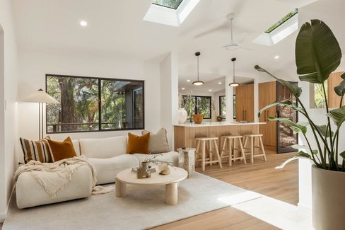 65 Ocean Parade, Burleigh Heads QLD 4220