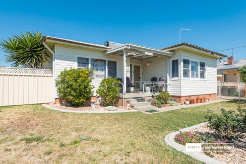 65 Robert Street, TAMWORTH NSW 2340