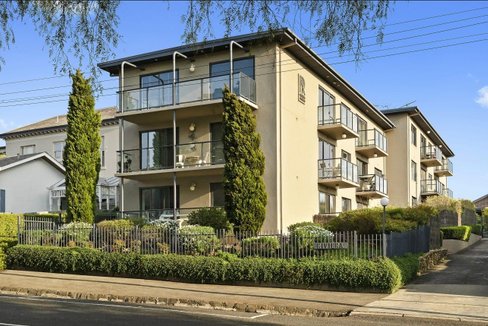 6/50 Eastern Beach Road  Geelong 3220