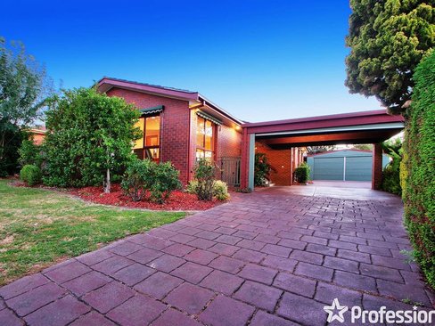 66 Barker Drive Mooroolbark 3138