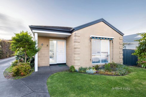 6 6 Benjamin Street Mount Martha 3934