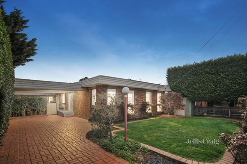 66 Carrol Grove Mount Waverley 3149