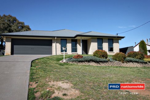 66 Clara St, TUMBARUMBA NSW 2653